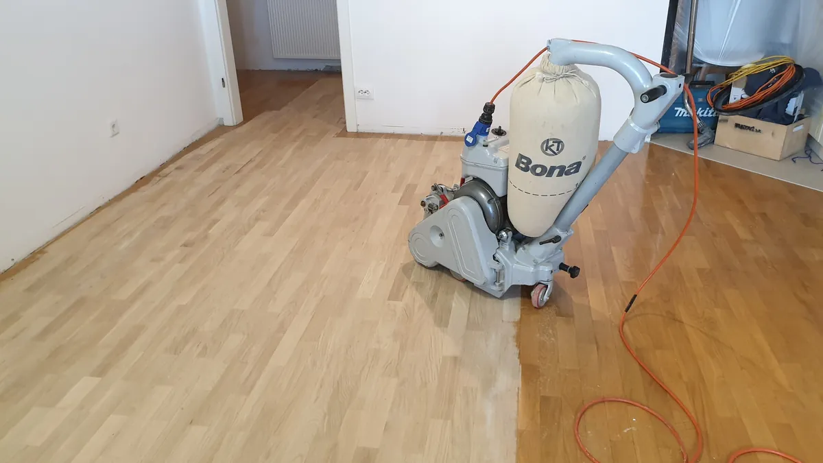 Brušenje svetlega parketa