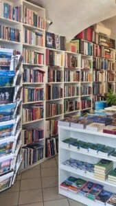 Vsaka knjiga pripoveduje svojo edinstveno zgodbo