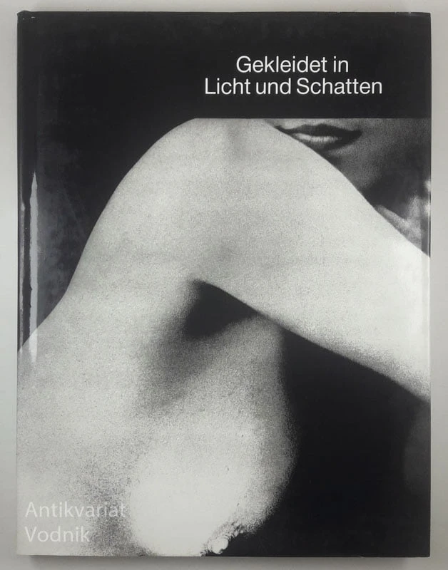 GEKLEIDET IN LICHT UND SCHATTEN, več avtorjev