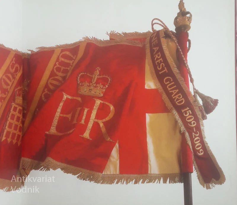 THE NEAREST GUARD; 500 YEARS OF PROTECTING THE SOVEREIGN, David Edelsten