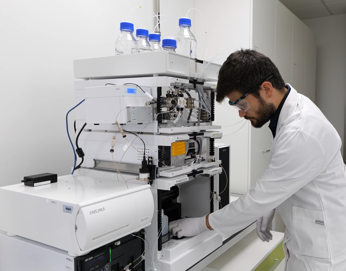 aav-tomaz-00_01_50_19-still002