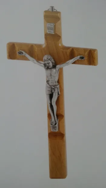 Lesen stenski križ