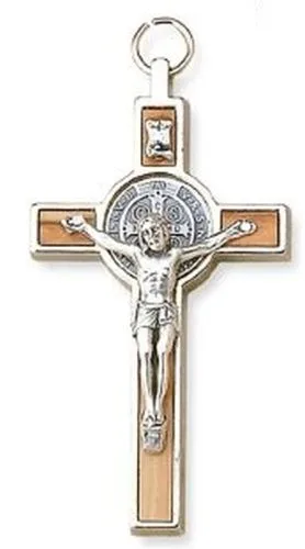 Križ sv. Benedikta z vrvico