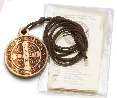 Obesek - medaljon sv. Benedikta 3 cm