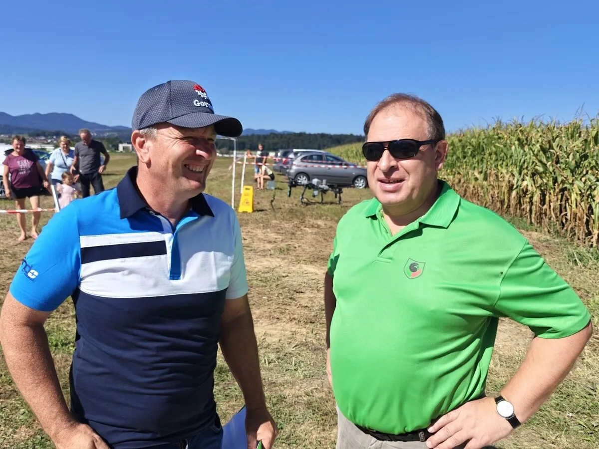 Agrorobotika v kmetijstvu in strniščna obdelava tal