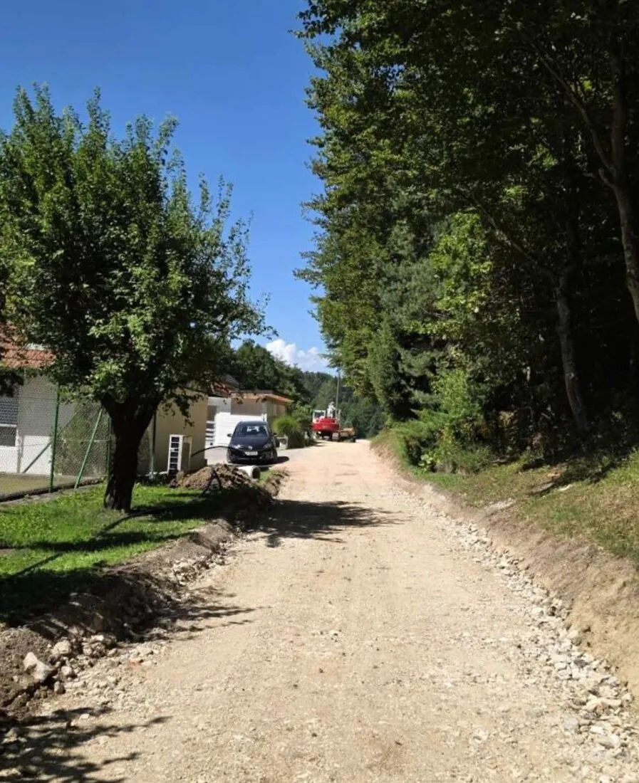 Pričetek del na cesti Gajniče–Tlake