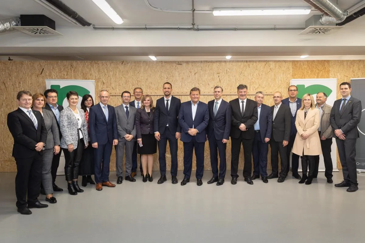 1. redna seja skupščine Evropskega združenja za teritorialno sodelovanje »Poti prihodnosti Ljubljana – Novo mesto – Karlovec – Zagreb«
