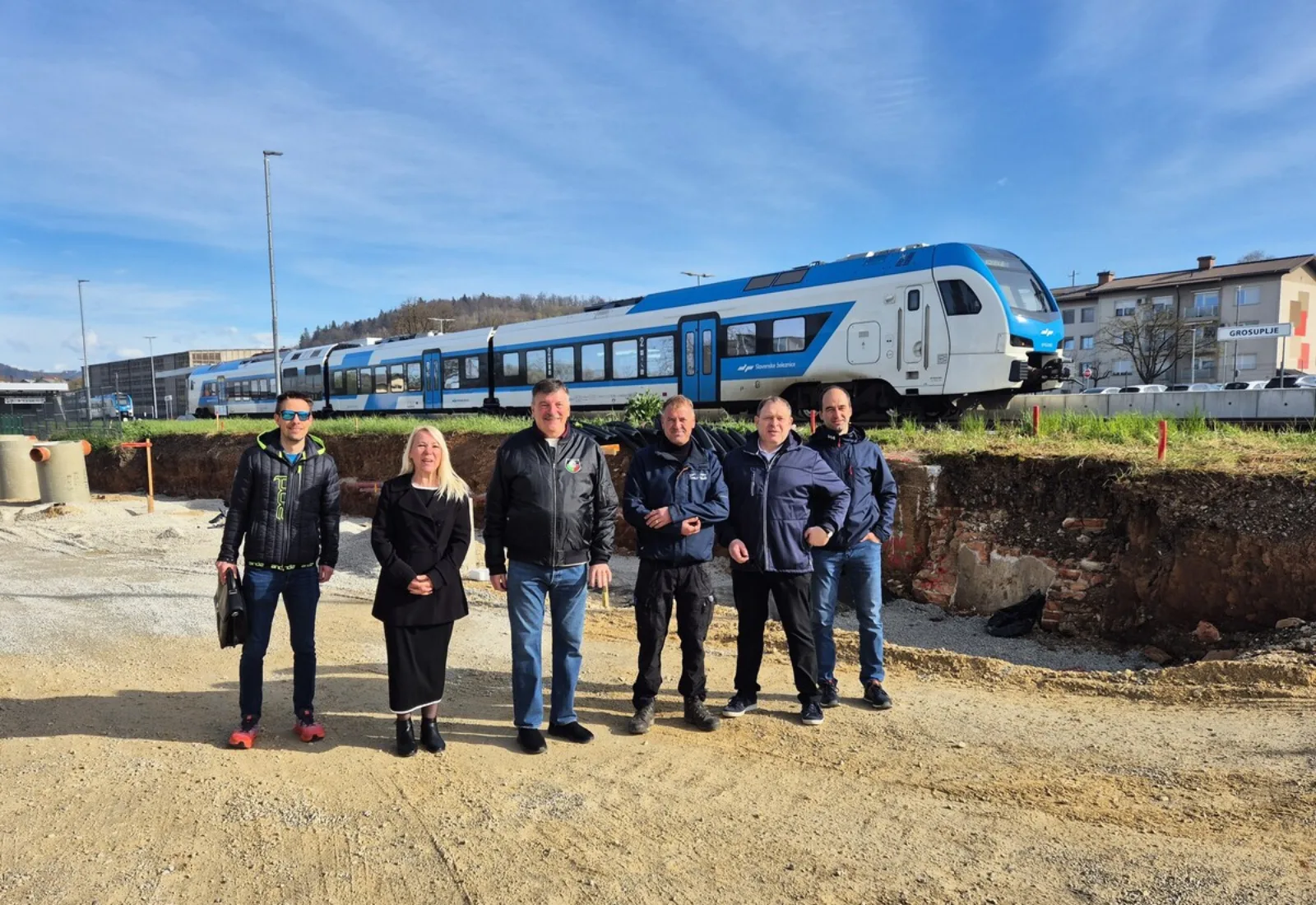 Dela na Industrijski cesti v Grosupljem si je ogledal tudi župan dr. Peter Verlič