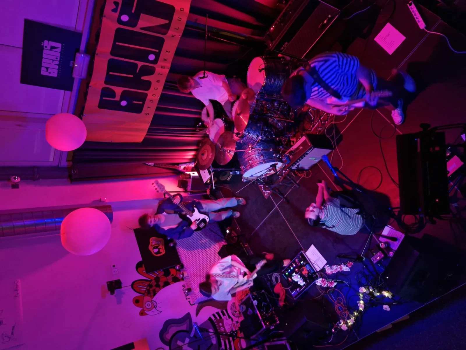 Mesec april v Grošu