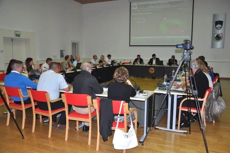 16. redna seja Občinskega sveta Občine Grosuplje (7. 6. 2017)