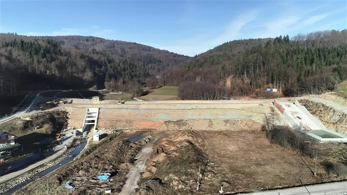 Dela za izgradnjo zadrževalnika Veliki potok gredo proti koncu