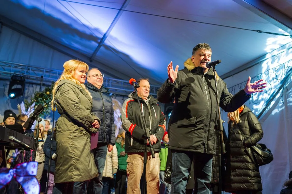 Grosuplje je zasijalo v prazničnih lučeh z veličastnim decembrskim dogodkom