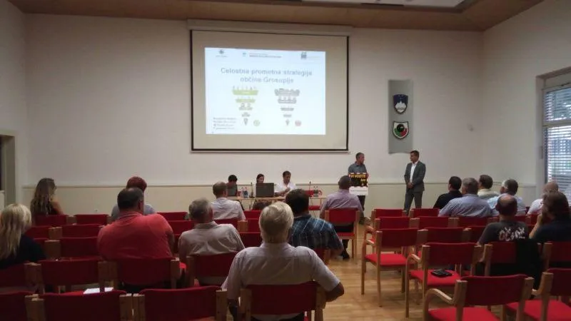 Javni razpravi na temo izdelave Celostne prometne strategije občine Grosuplje