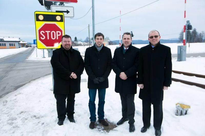 Križišče Taborske in Kosovelove ceste v Grosuplju odslej varnejše z opozorilnim sistemom COPS@road