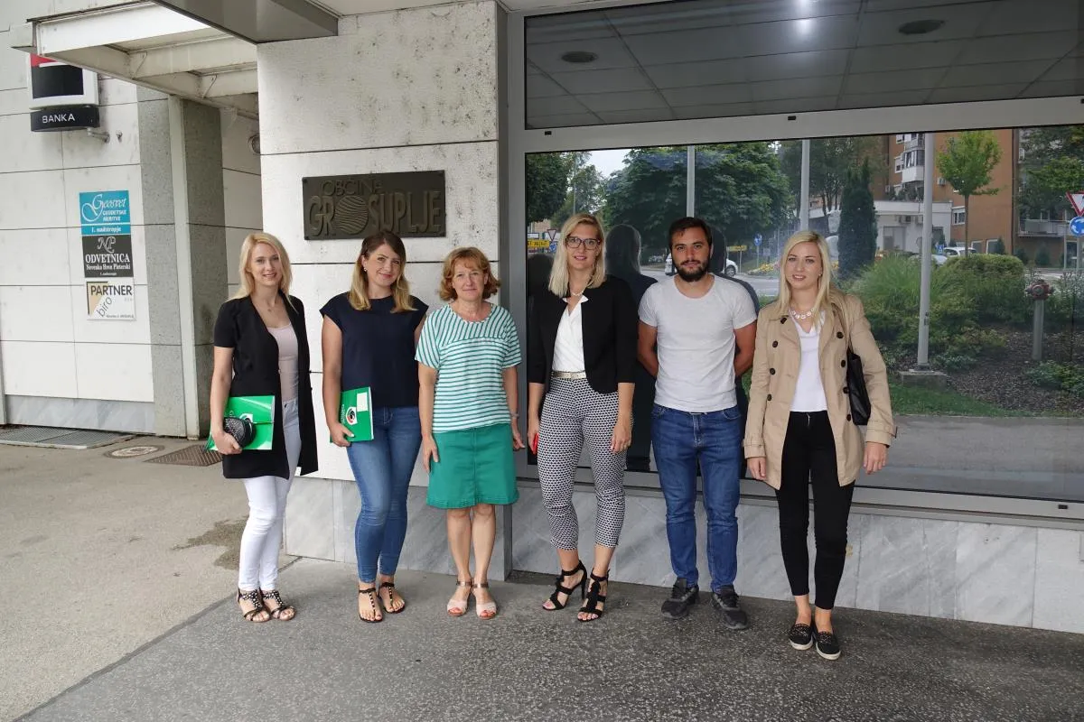 NA 3. SEJI KOMISIJE ZA MLADINSKA VPRAŠANJA OBČINE GROSUPLJE PRISOTNA TUDI DIREKTORICA INŠTITUTA ZA MLADINSKO POLITIKO NINA BAVČAR ČARGO