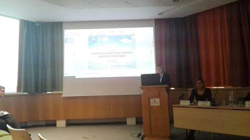 Na konferenci Vključevanje primerov dobrih praks trajnostne mobilnosti v naše okolje je bil kot primer dobre prakse predstavljen tudi primer združevanja šolskih prevozov in LPP v občini Grosuplje
