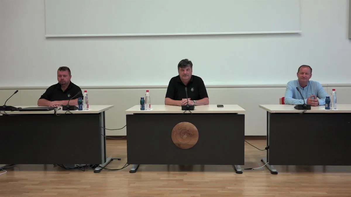Nagovor župana dr. Petra Verliča, direktorja občinske uprave mag. Dušana Hočevarja in poveljnika občinskega štaba civilne zaščite Tomaža Riglerja v zvezi s situacijo z novim koronavirusom covid-19