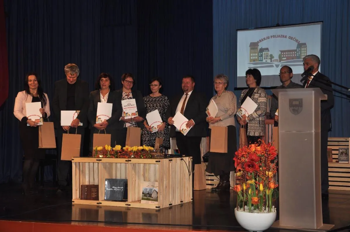 Občina Grosuplje je prejela naziv Branju prijazna občina
