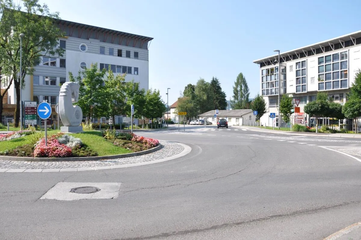 Občina Grosuplje uspešno pridobila evropska sredstva za ureditev površin za pešce in kolesarje na Taborski cesti v Grosupljem