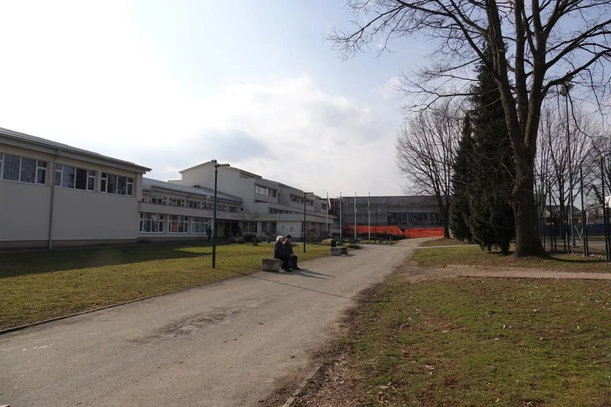 Osnovna šola Louisa Adamiča Grosuplje z novimi učilnicami in novo športno dvorano že dobiva svojo novo podobo