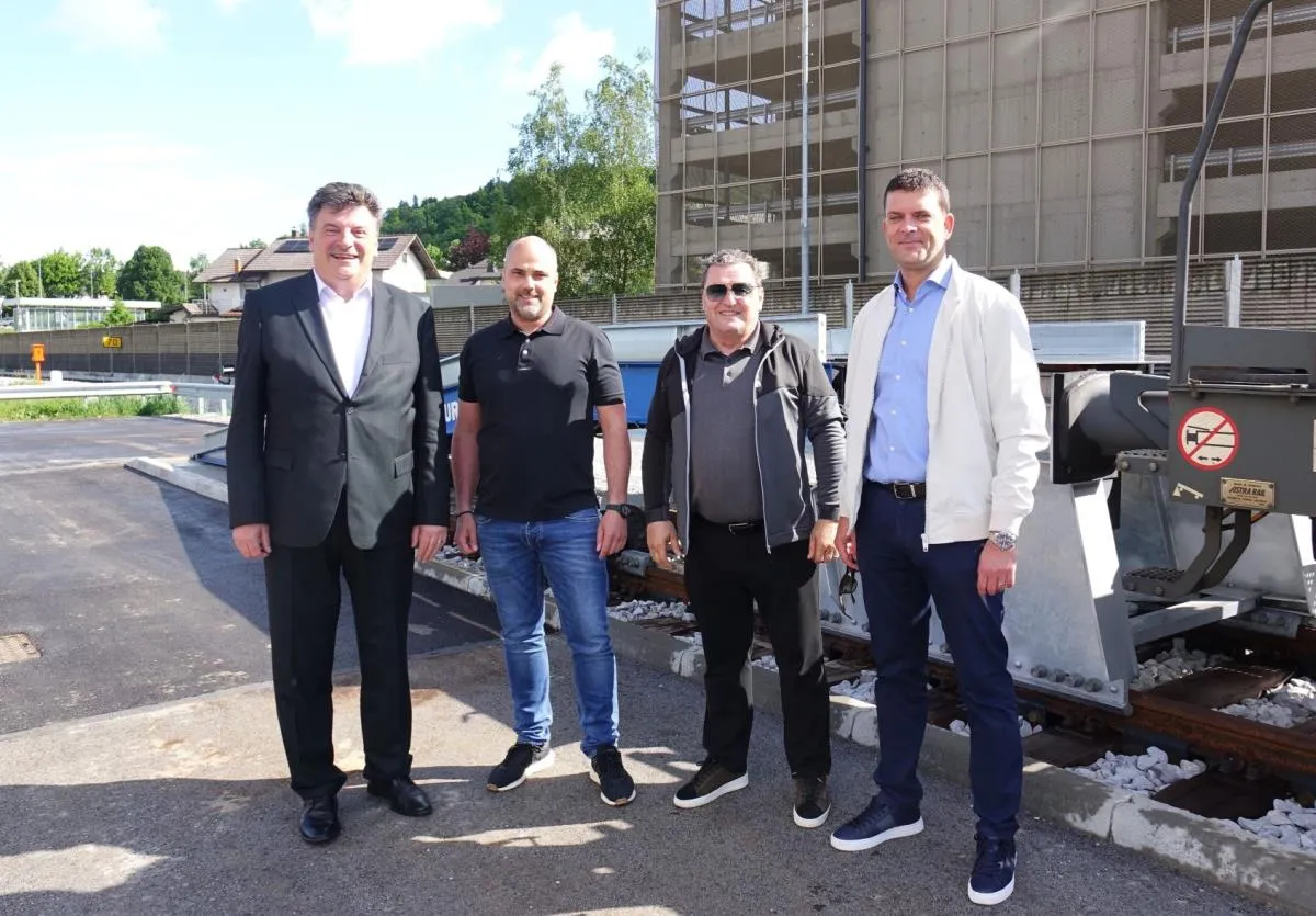 Podjetje Avtotransporti Kastelec bo za prevoz osebnih in kombiniranih vozil uporabljalo tudi železnico