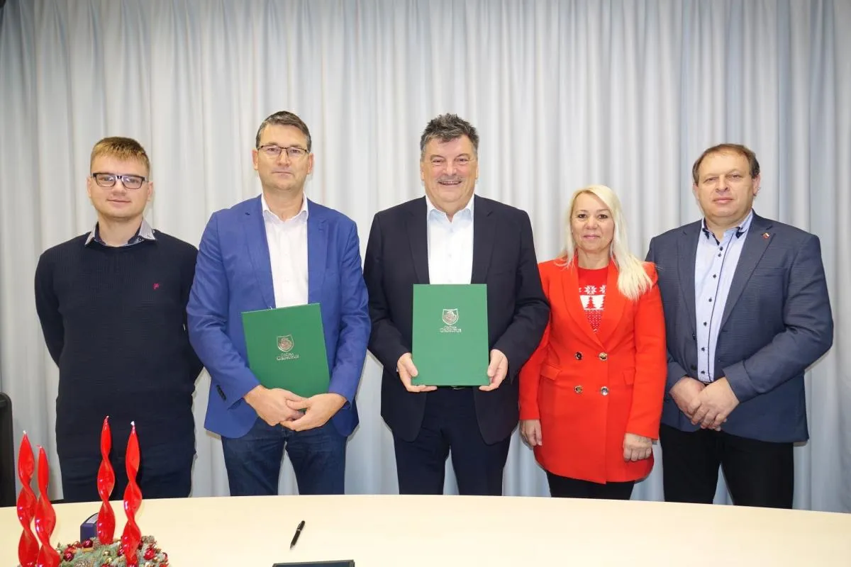 Podpis pogodbe za vzpostavitev učne poti na Radenskem polju