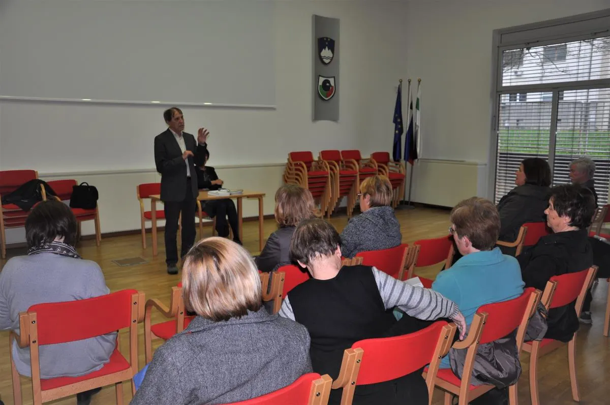 Posvet o prilagoditvah stanovanj in hiš za varno starost v okviru mreže starosti prijaznih mest in občin