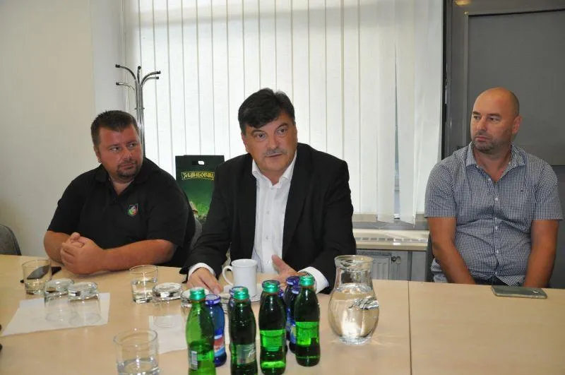 Predstavniki podjetja Hidroinženiring in Občine Čajetina so si ogledali Čistilno napravo Grosuplje