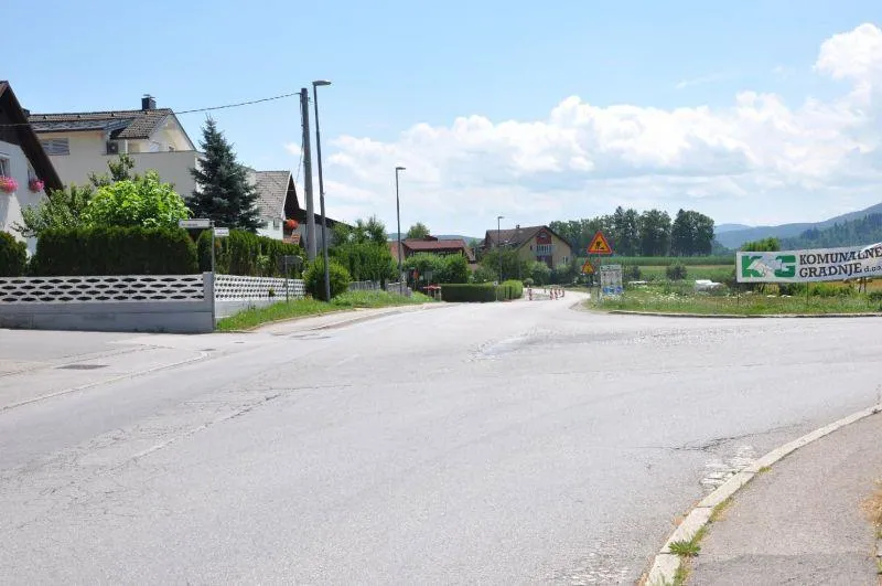 Pričela so se dela na Župančičevi cesti v Grosupljem