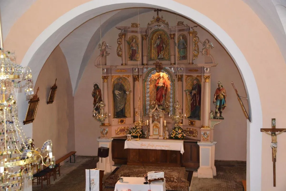 Slovesna sv. maša ob dokončanju obnovitvenih del v cerkvi sv. Lucije na Dolah pri Polici