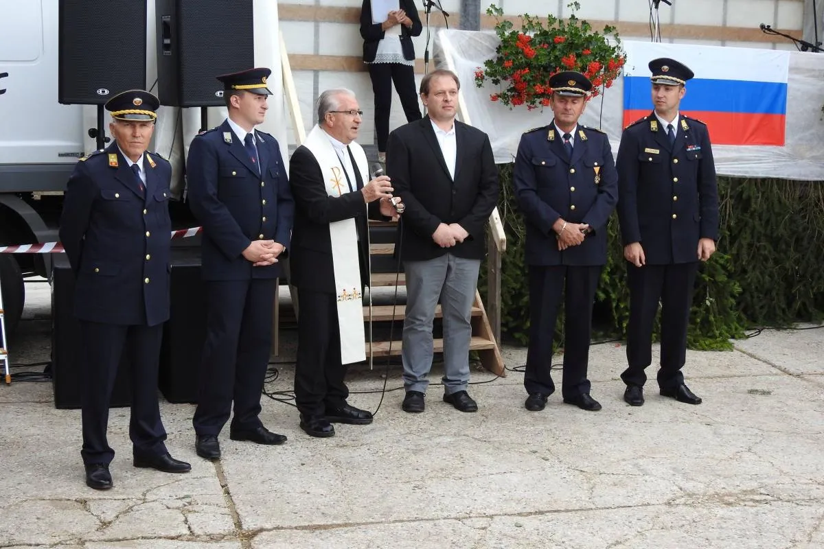 Slovesnost ob 65. obletnici ustanovitve Prostovoljnega gasilskega društva Mala Ilova Gora in prevzem novega gasilskega vozila