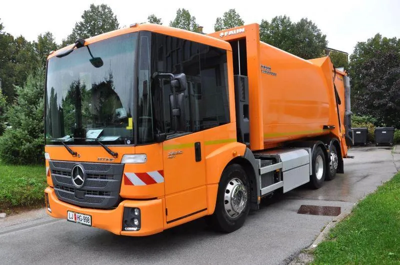 Ste opazili novo komunalno vozilo Mercedes-Benz Econic NGT?