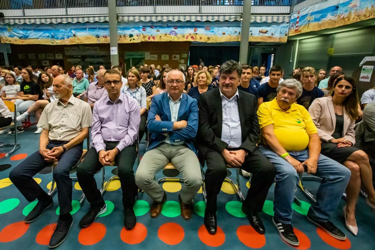 Svečana podelitev priznanj najbolj uspešnim športnicam in športnikom občine Grosuplje v letu 2021