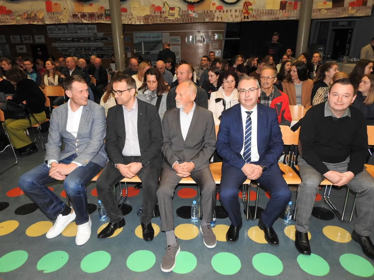 Svečana podelitev priznanj najbolj uspešnim športnicam in športnikom občine Grosuplje v letu 2022