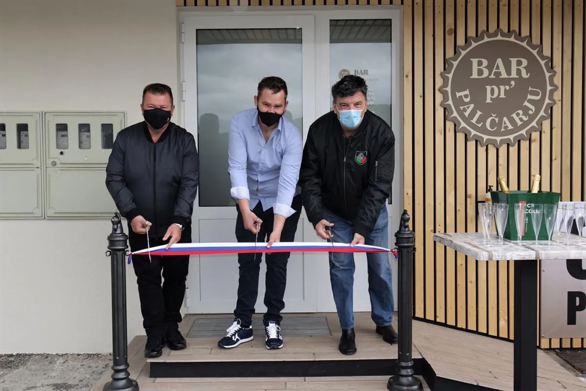 V Mali vasi svoja vrata odprl bar Pr’ Palčarju, že kmalu pa bo krajanke in krajane prijazno vabila tudi trgovina