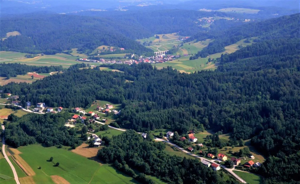V naseljih Luče, Velika Loka, Mala Loka, Žalna, Zagradec pri Grosupljem, Lobček in Plešivica pri Žalni se pričenja gradnja širokopasovnega optičnega omrežja RUNE