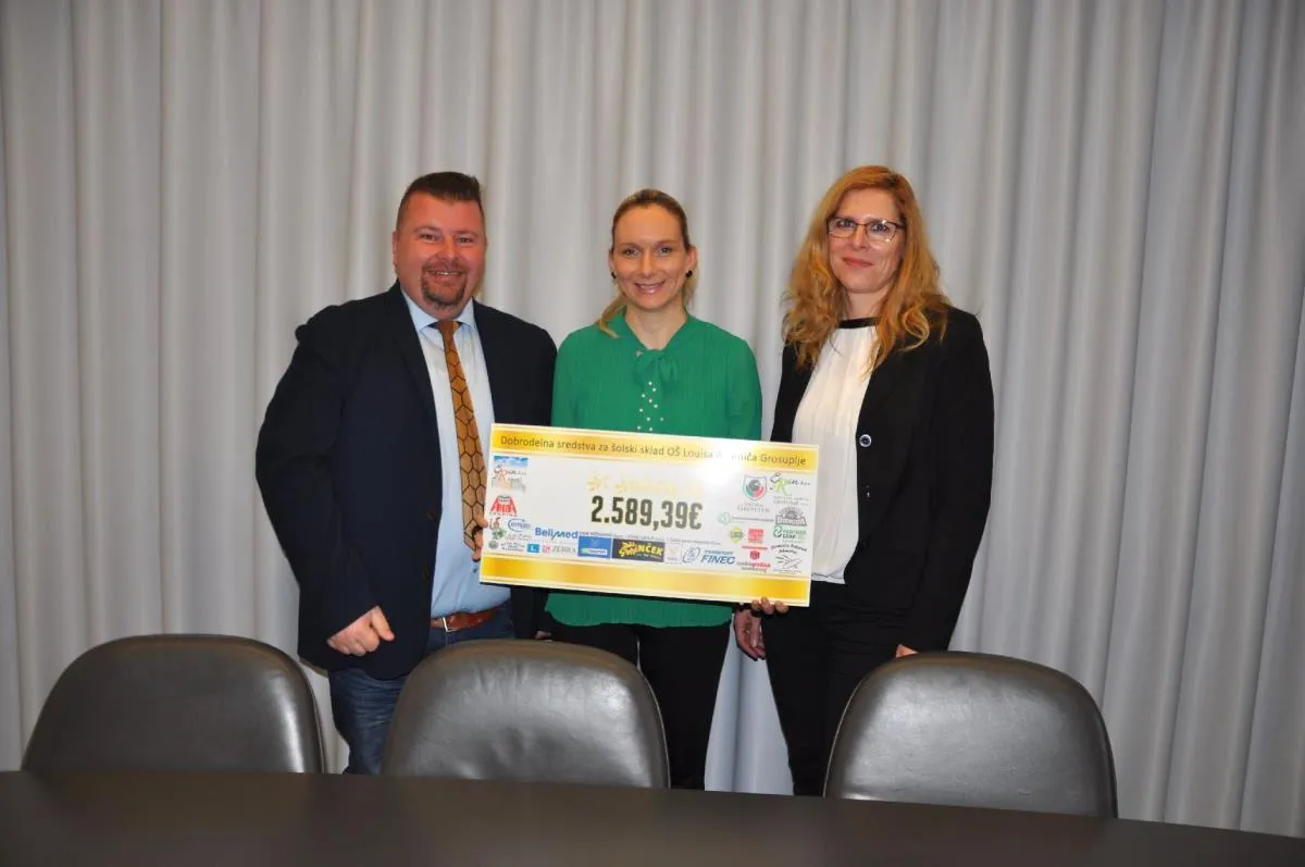 Za šolski sklad OŠ Louisa Adamiča Grosuplje je bilo na dobrodelnem koncertu zbranih kar 2.589 evrov