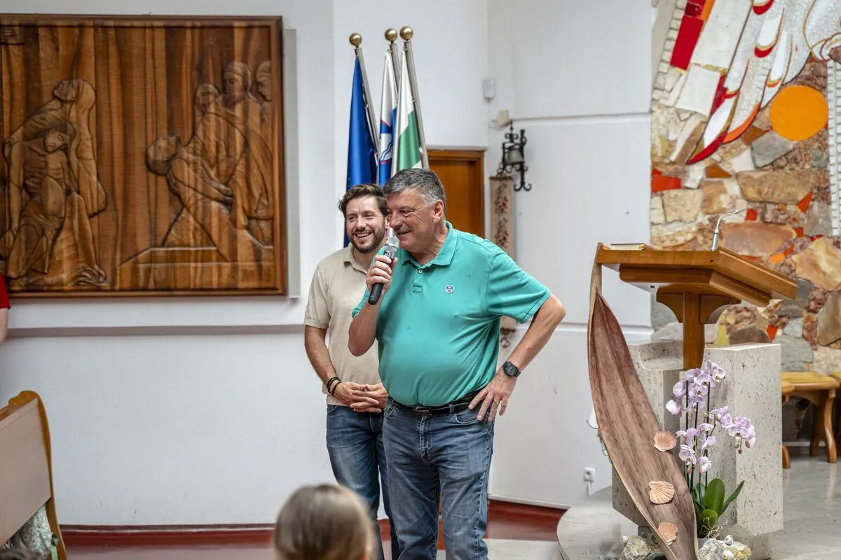 Župan dr. Peter Verlič na obisku pri otrocih grosupeljskega oratorija