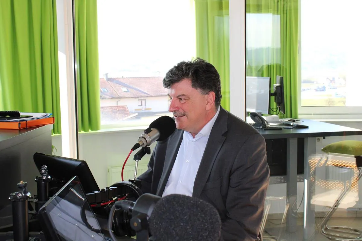 Župan dr. Peter Verlič o otvoritvi novih prostorov fizioterapije, slovenskem kulturnem prazniku in pustovanju