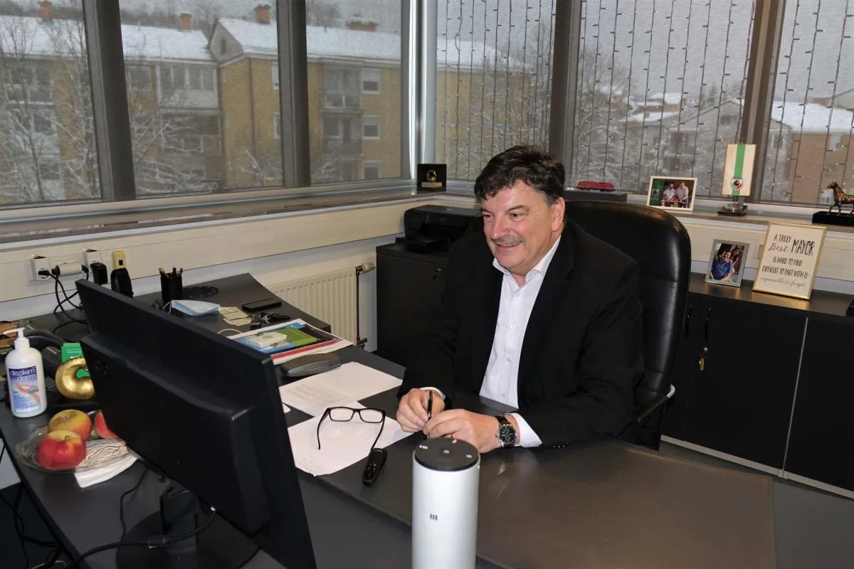 Župan dr. Peter Verlič o sodelovanju in povezovanju občin: »Več glav več ve.«