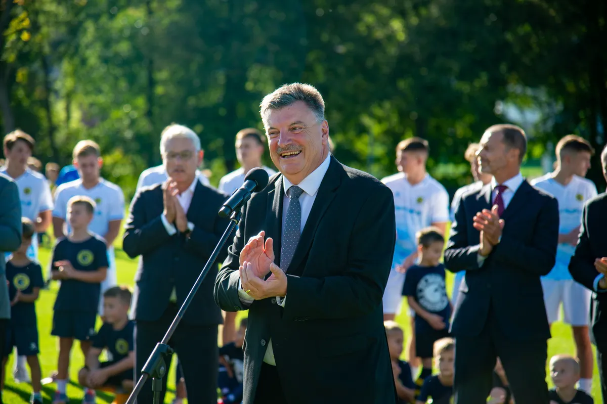 Župan dr. Peter Verlič: "Pa ga imamo, Nogometni park Brinje!"