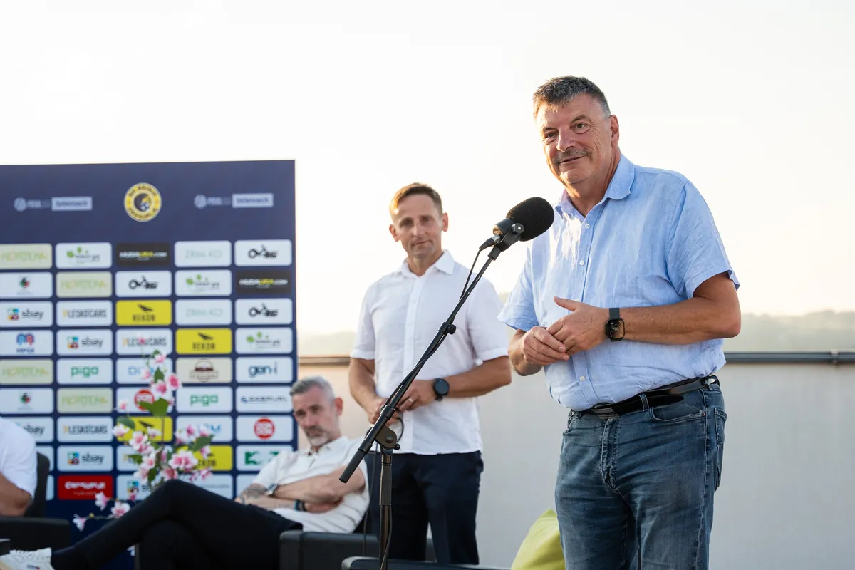 Župan dr. Peter Verlič: »Uvrstitev NK Brinje Grosuplje v Prvo ligo Telemach je zgodovinski uspeh kluba in velik ponos za celotno občino«