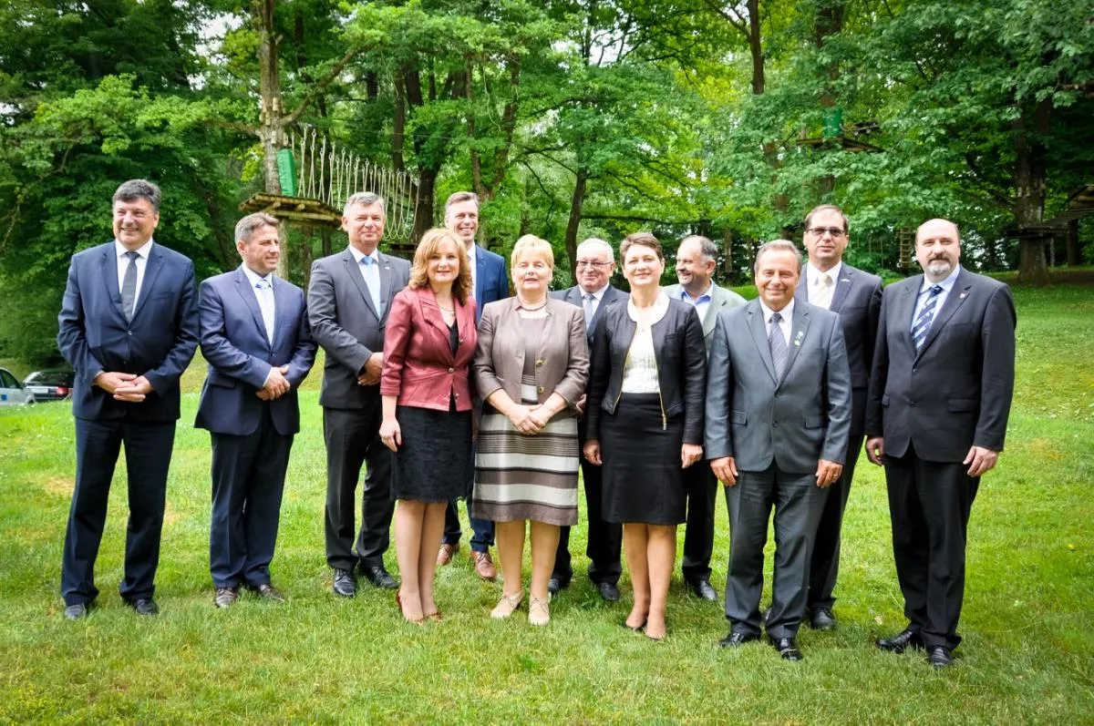 Župani podpisali dogovor o sodelovanju na področju revitalizacije čezmejne železniške infrastrukture Ljubljana-Grosuplje-Trebnje-Novo mesto-Metlika-Karlovec-Zagreb