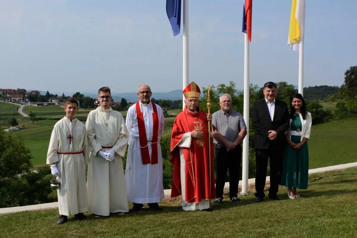 Župnijski praznik in blagoslov podpornega zidu na Polici