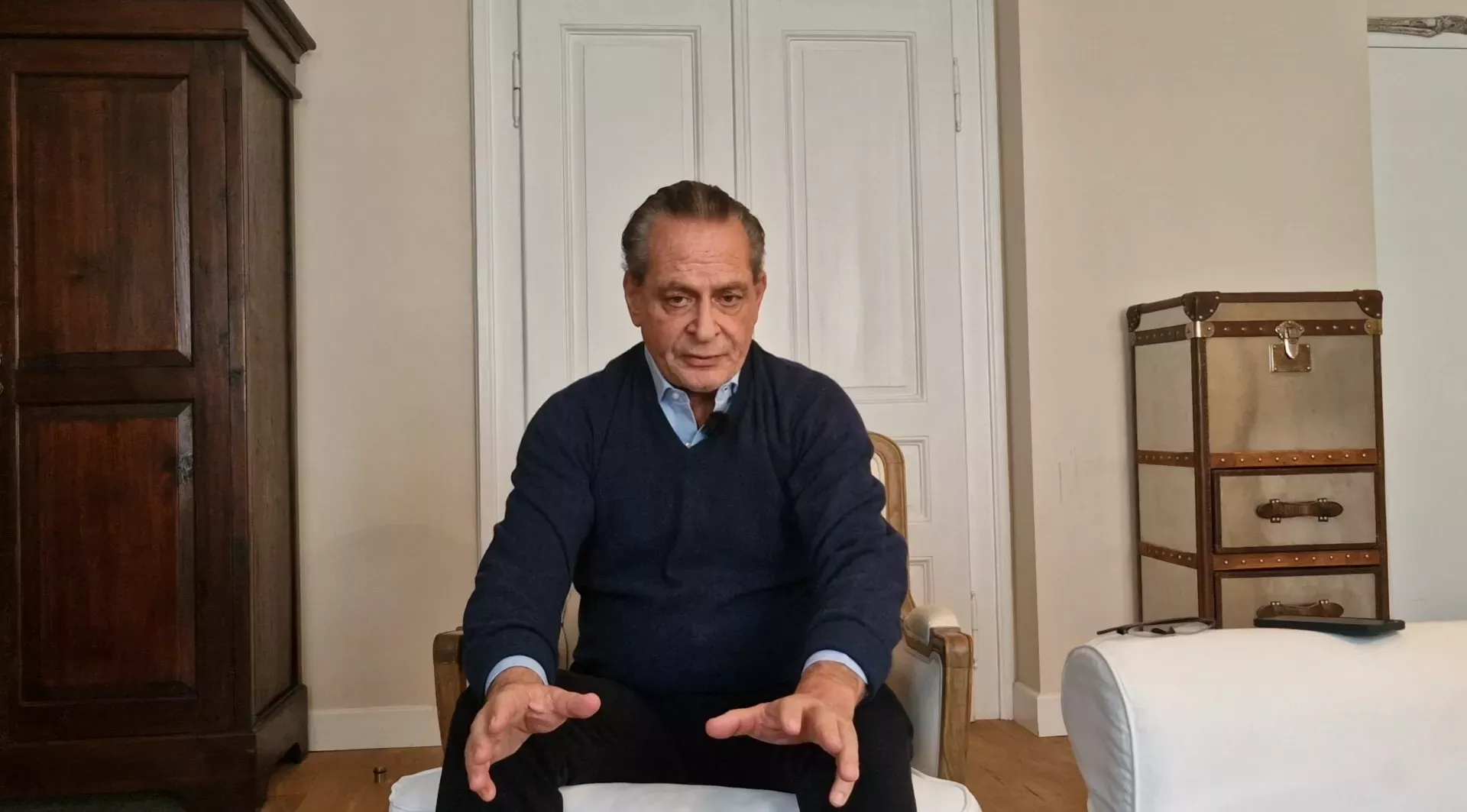 Why is Federico Pignatelli suing Odvetniška zbornica Slovenije?