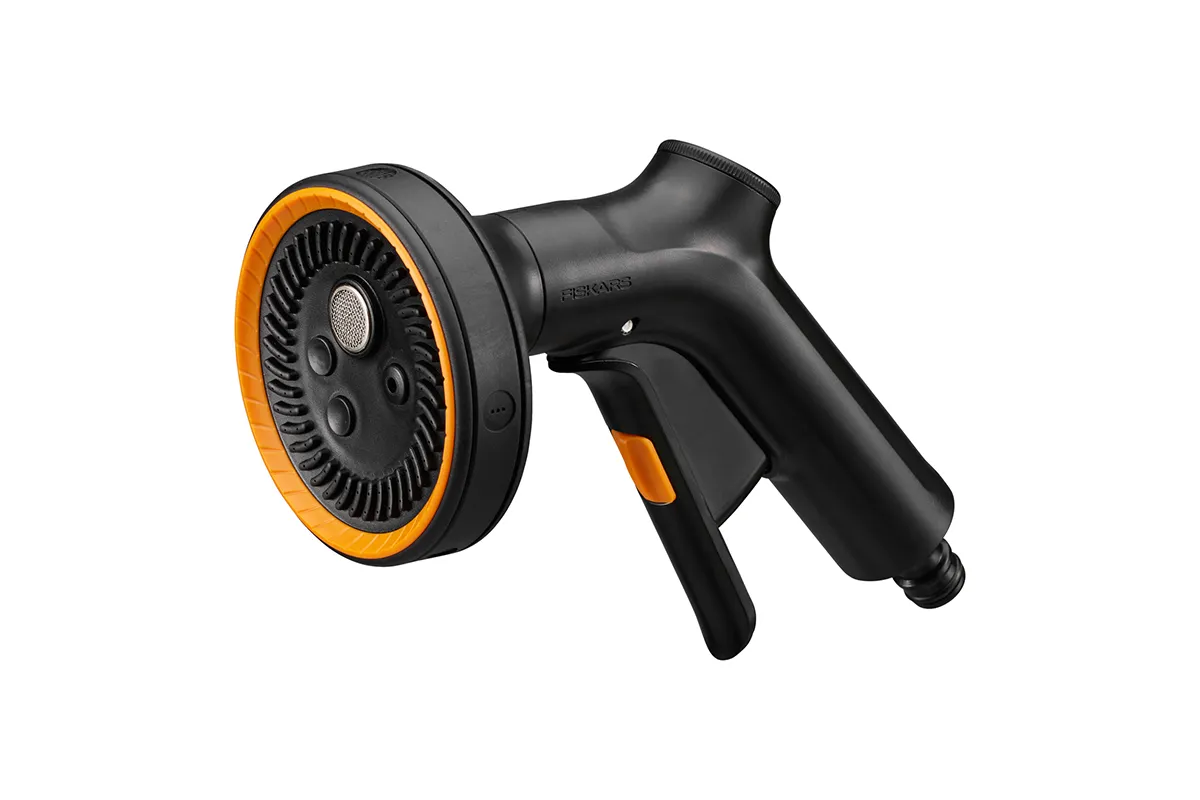 BRIZGALKA ZA VODO VEČFUNKCIJSKA 1070836 Fiskars