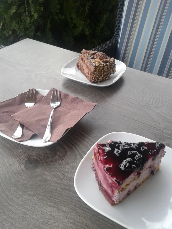 Rezini torte na terasi