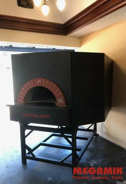 Detajl izvedbe pizza in krušna peč