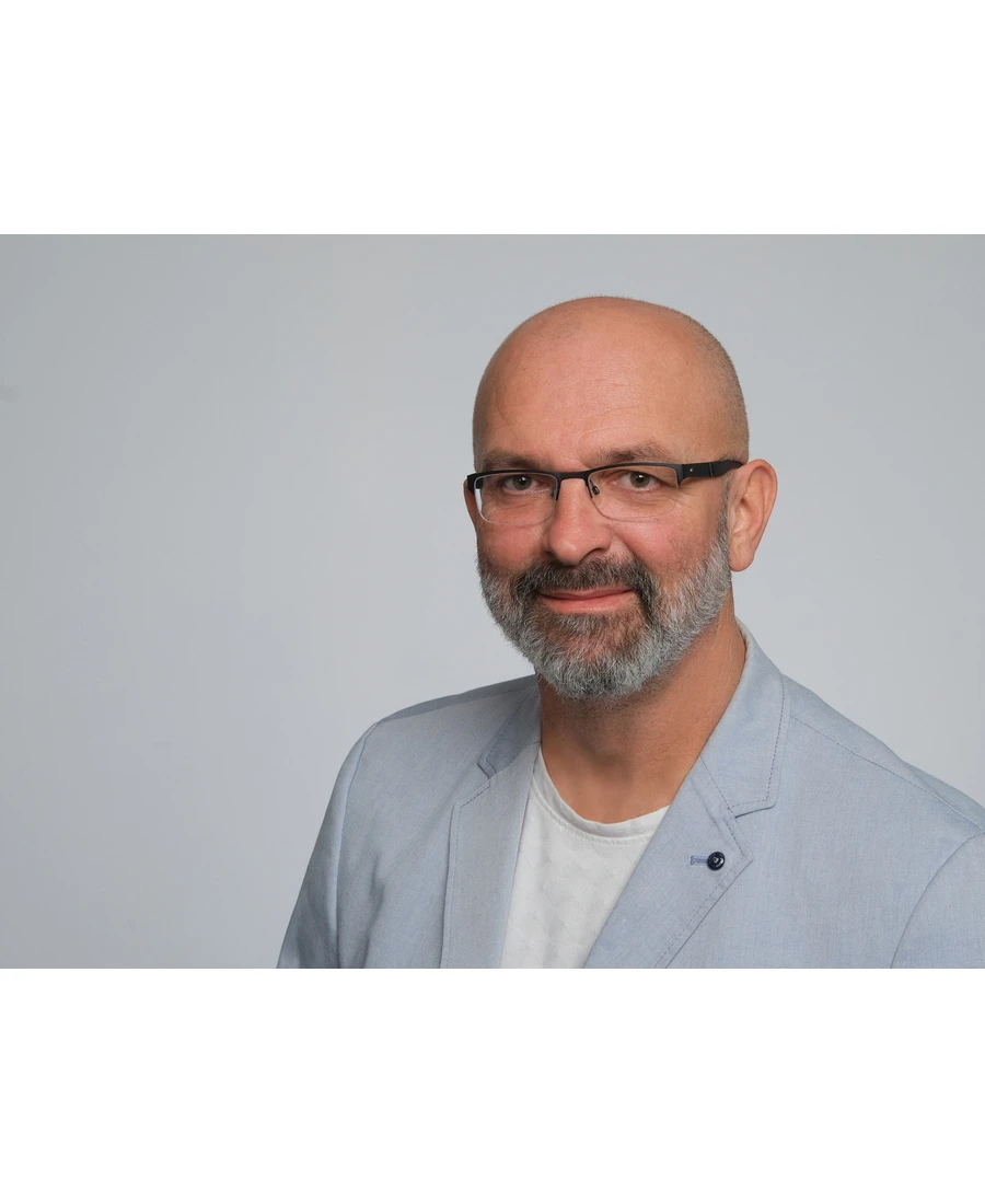 dr. Sebastjan Jeretič