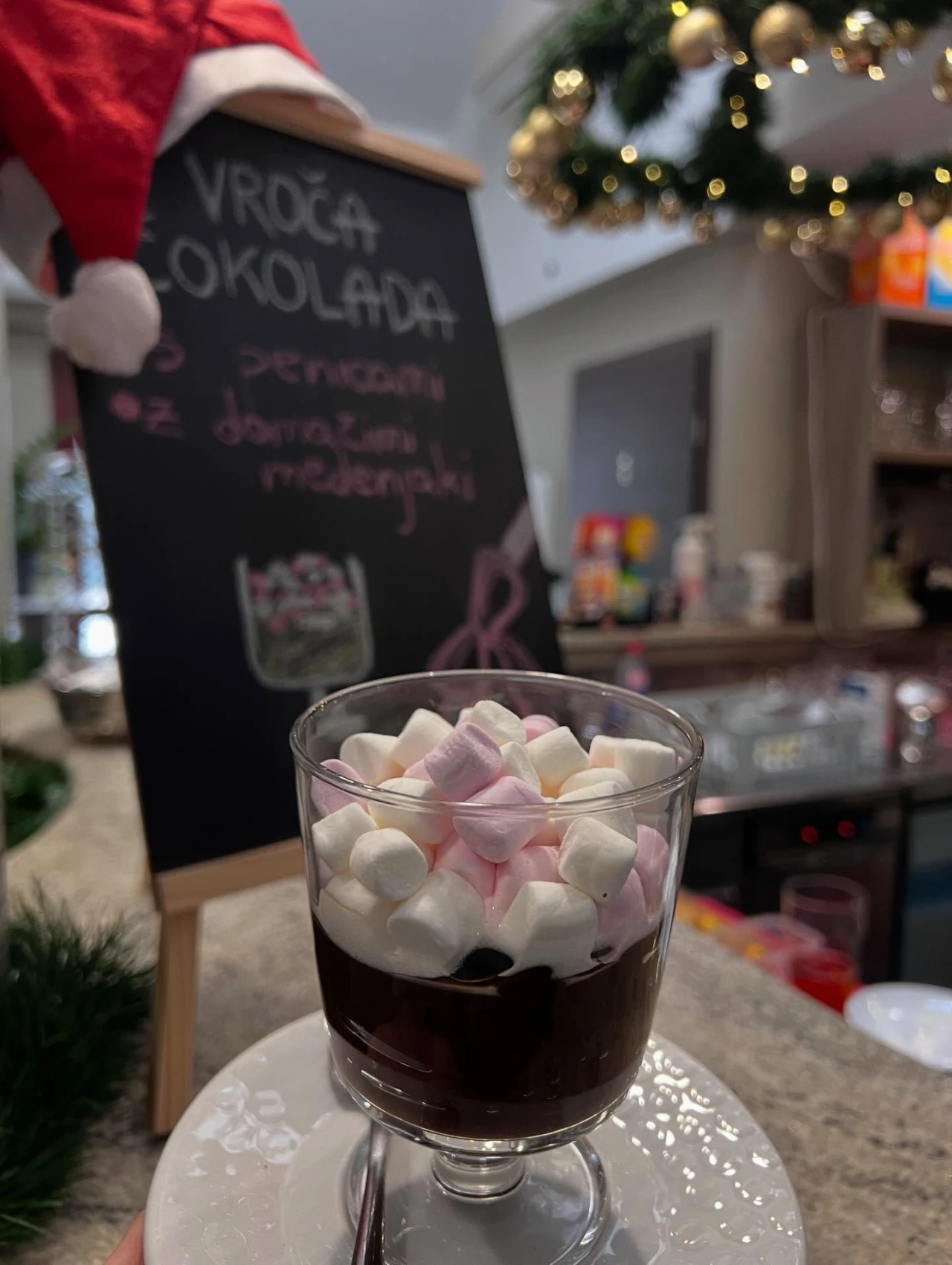Vroča čokolada v Kava baru Oaza